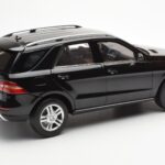 Mercedes M-Class W166 Obsidian Черен Металик Minichamps 1:18 - image 3 of 8