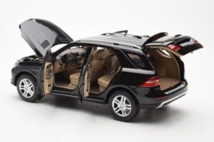 Mercedes M-Class W166 Obsidian Черен Металик Minichamps 1:18 B66960063 Метал — снимка 5 от 8