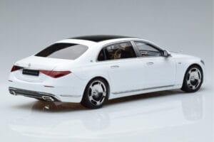 Mercedes Maybach S600 W222 V12 Biturbo Diamond Бял Almost Real 1:18 820116 Метал — снимка 3 от 11