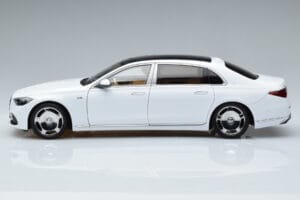 Mercedes Maybach S600 W222 V12 Biturbo Diamond Бял Almost Real 1:18 820116 Метал — снимка 4 от 11