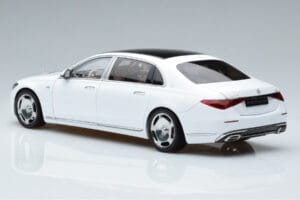 Mercedes Maybach S600 W222 V12 Biturbo Diamond Бял Almost Real 1:18 820116 Метал — снимка 7 от 11