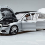 Mercedes Maybach S600 W222 V12 Biturbo Hightech Сребрист Almost Real 1:18 - image 2 of 12