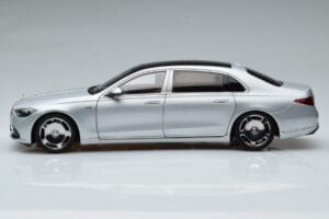 Mercedes Maybach S600 W222 V12 Biturbo Hightech Сребрист Almost Real 1:18 820118 Метал — снимка 5 от 12