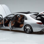 Mercedes Maybach S600 W222 V12 Biturbo Hightech Сребрист Almost Real 1:18 - image 8 of 12