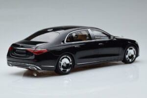 Mercedes Maybach S600 W222 V12 Biturbo Obsidian Черен Almost Real 1:18 820115 Метал — снимка 3 от 11
