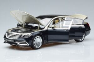 Mercedes Maybach S650 X222 Сребристосин Norev 1:18 B66960615 Метал — снимка 2 от 7
