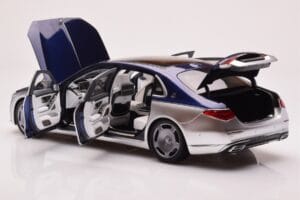 Mercedes Maybach S680 W223 Nautical Син Cirrus Сребрист Almost Real 1:18 820125 Метал — снимка 5 от 8