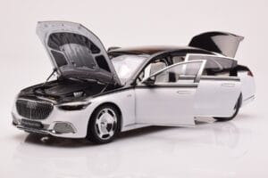Mercedes Maybach S680 W223 Obsidian Черен Diamond Бял Almost Real 1:18 820121 Метал — снимка 2 от 7
