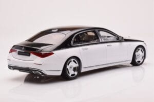 Mercedes Maybach S680 W223 Obsidian Черен Diamond Бял Almost Real 1:18 820121 Метал — снимка 3 от 7
