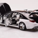 Mercedes Maybach S680 W223 Obsidian Черен Diamond Бял Almost Real 1:18 - image 4 of 7