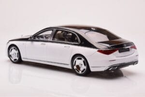 Mercedes Maybach S680 W223 Obsidian Черен Diamond Бял Almost Real 1:18 820121 Метал — снимка 6 от 7