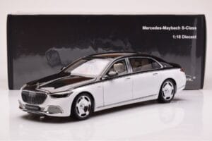 Mercedes Maybach S680 W223 Obsidian Черен Diamond Бял Almost Real 1:18 820121 Метал — снимка 7 от 7