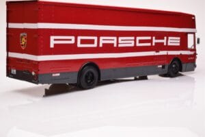 Mercedes O317 Porsche Transporter Червен CMR 1:18 CMR149 Метал — снимка 2 от 12