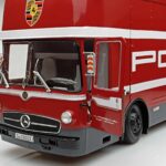Mercedes O317 Porsche Transporter Червен CMR 1:18 - image 4 of 12