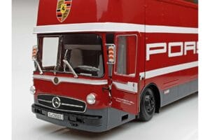 Mercedes O317 Porsche Transporter Червен CMR 1:18 CMR149 Метал — снимка 4 от 12