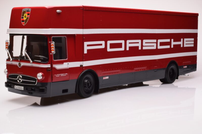 Mercedes O317 Porsche Transporter Червен CMR 1:18
