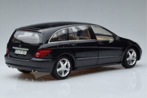 Mercedes R-Class W251 Obsidian Черен Minichamps 1:18 B66962325 Метал — снимка 3 от 7