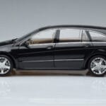 Mercedes R-Class W251 Obsidian Черен Minichamps 1:18 B66962325 Метал - image 4 of 7