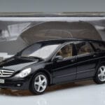 Mercedes R-Class W251 Obsidian Черен Minichamps 1:18 B66962325 Метал - image 7 of 7
