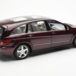 Mercedes R-Class W251 Червен Металик Minichamps 1:18 - image 3 of 8