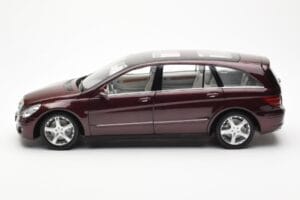 Mercedes R-Class W251 Червен Металик Minichamps 1:18 150034602 Метал — снимка 4 от 8