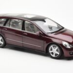 Mercedes R-Class W251 Червен Металик Minichamps 1:18 - image 6 of 8