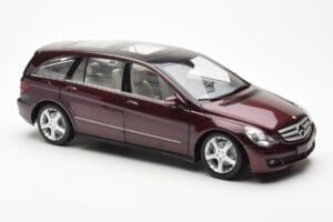Mercedes R-Class W251 Червен Металик Minichamps 1:18 150034602 Метал — снимка 6 от 8