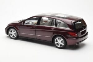 Mercedes R-Class W251 Червен Металик Minichamps 1:18 150034602 Метал — снимка 7 от 8