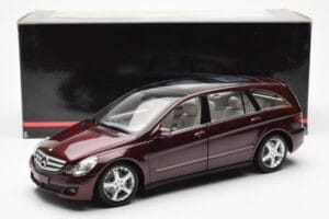 Mercedes R-Class W251 Червен Металик Minichamps 1:18 150034602 Метал — снимка 8 от 8
