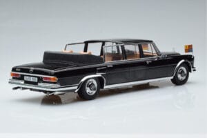 Mercedes 600 Pullman W100 Landaulet Queen Elizabeth II KK-Scale 1:18 KKDC181185 Метал — снимка 2 от 6