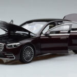 Mercedes S-Class W223 AMG Line Червен Norev 1:18 - image 2 of 8