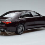 Mercedes S-Class W223 AMG Line Червен Norev 1:18 - image 3 of 8