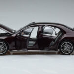 Mercedes S-Class W223 AMG Line Червен Norev 1:18 - image 4 of 8