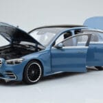 Mercedes S-Class W223 Vintage Син Norev 1:18 - image 2 of 7