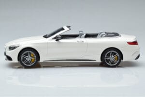 Mercedes AMG S63 A217 Кабриолет Diamond Бял GT Spirit 1:18 B66965712 Смола — снимка 3 от 6