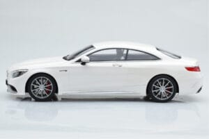 Mercedes AMG S63 C217 Coupe Бял GT Spirit 1:18 B66960372 Смола — снимка 3 от 6