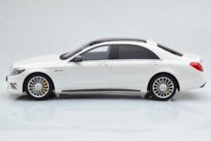 Mercedes AMG S65 W222 Бял GT Spirit 1:18 B66960371 Смола — снимка 3 от 8