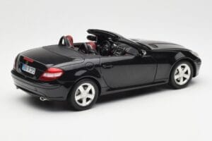 Mercedes SLK R171 Obsidian Черен Metallic Minichamps 1:18 B66962319 Метал — снимка 4 от 9