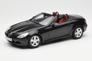 Mercedes SLK R171 Obsidian Черен Metallic Minichamps 1:18
