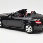 Mercedes SLK R171 Obsidian Черен Metallic Minichamps 1:18 - image 8 of 9