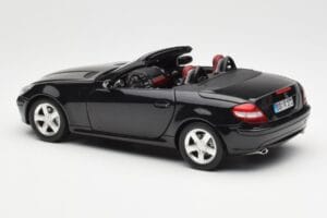 Mercedes SLK R171 Obsidian Черен Metallic Minichamps 1:18 B66962319 Метал — снимка 8 от 9