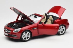 Mercedes SLK R172 Designo Zircon Червен Minichamps 1:18 B66960513 Метал — снимка 2 от 8