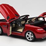 Mercedes SLK R172 Designo Zircon Червен Minichamps 1:18 - image 5 of 8