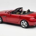 Mercedes SLK R172 Designo Zircon Червен Minichamps 1:18 - image 7 of 8