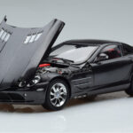 Mercedes SLR McLaren Черен CMC 1:18 - image 2 of 10