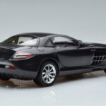 Mercedes SLR McLaren Черен CMC 1:18 - image 3 of 10