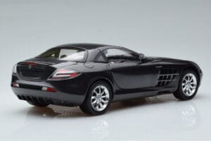 Mercedes SLR McLaren Черен CMC 1:18 M-045F Метал — снимка 3 от 10