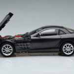 Mercedes SLR McLaren Черен CMC 1:18 - image 4 of 10