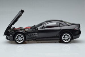 Mercedes SLR McLaren Черен CMC 1:18 M-045F Метал — снимка 4 от 10