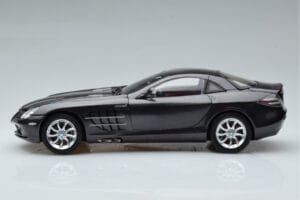 Mercedes SLR McLaren Черен CMC 1:18 M-045F Метал — снимка 5 от 10